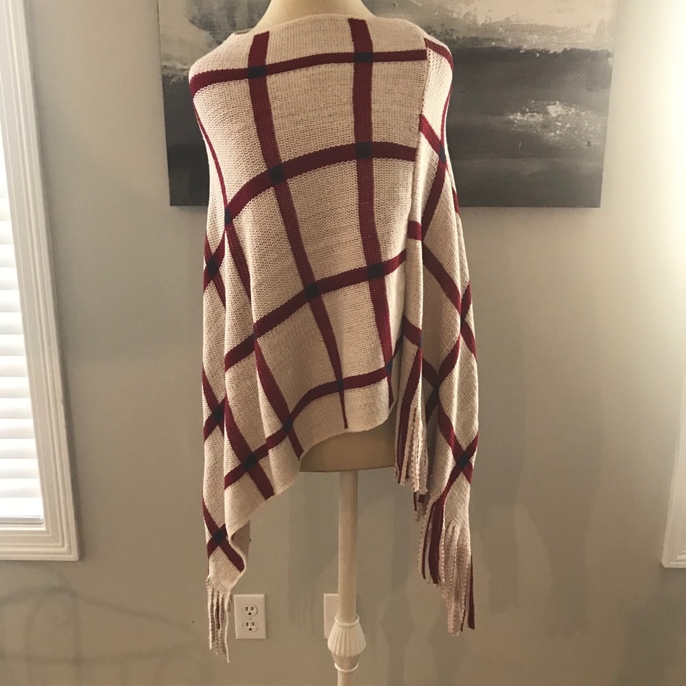 NWOT OS plaid irregular hem sweater poncho
